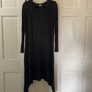 Charcoal gray Elloquent. Size Large. Details in the fabric.